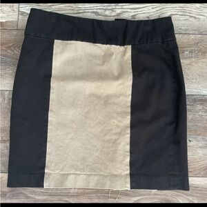 Banana Republic Pencil Skirt – Size 8 | Color Block Khaki & Black